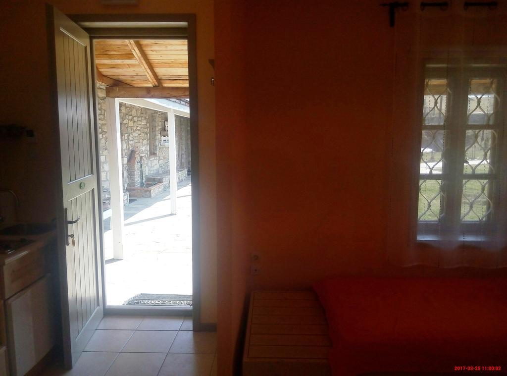 Linouria Hotel Nymfaio Luaran gambar